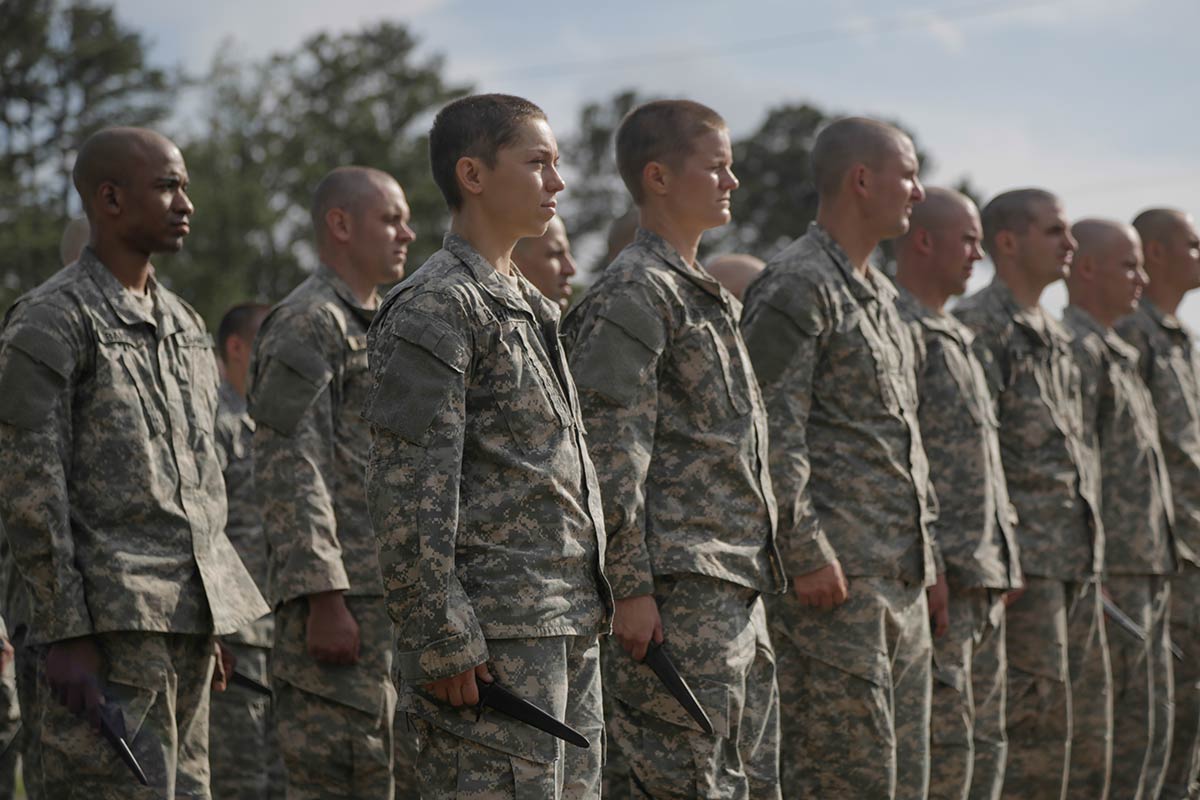 http://images.military.com/media/slideshows/first-women-start-army-ranger-school/cadets-007.jpg